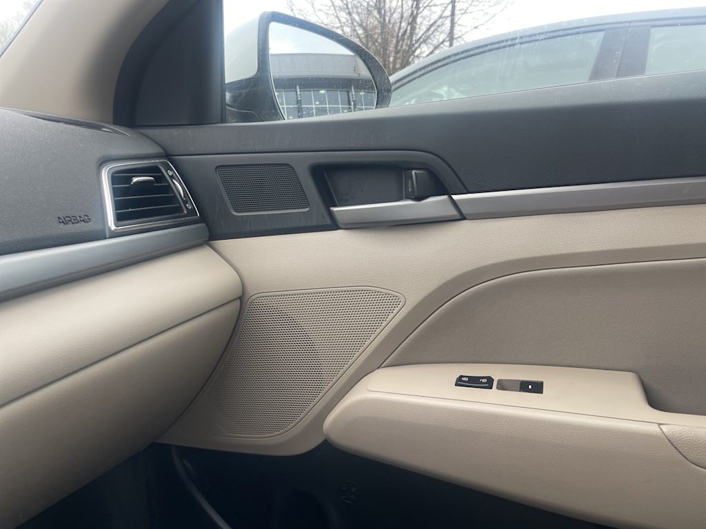 2017 Hyundai Elantra SE 15