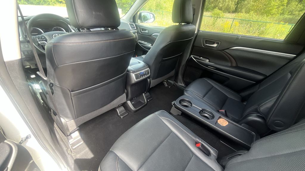 Thumbnail: 2019 Toyota Highlander - 26