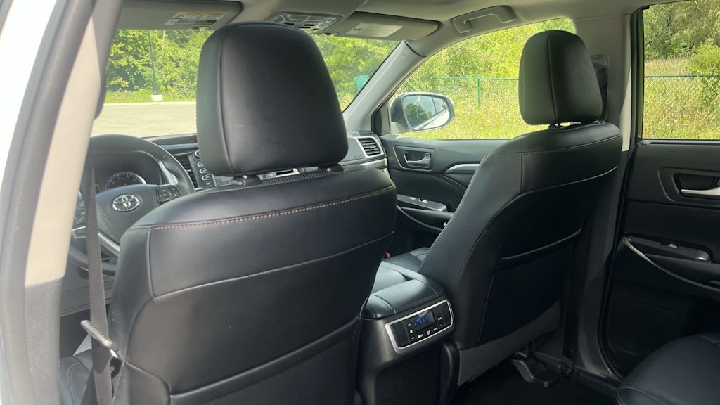 Thumbnail: 2019 Toyota Highlander - 37