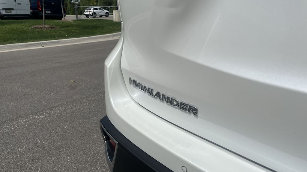 Thumbnail: 2019 Toyota Highlander - 34