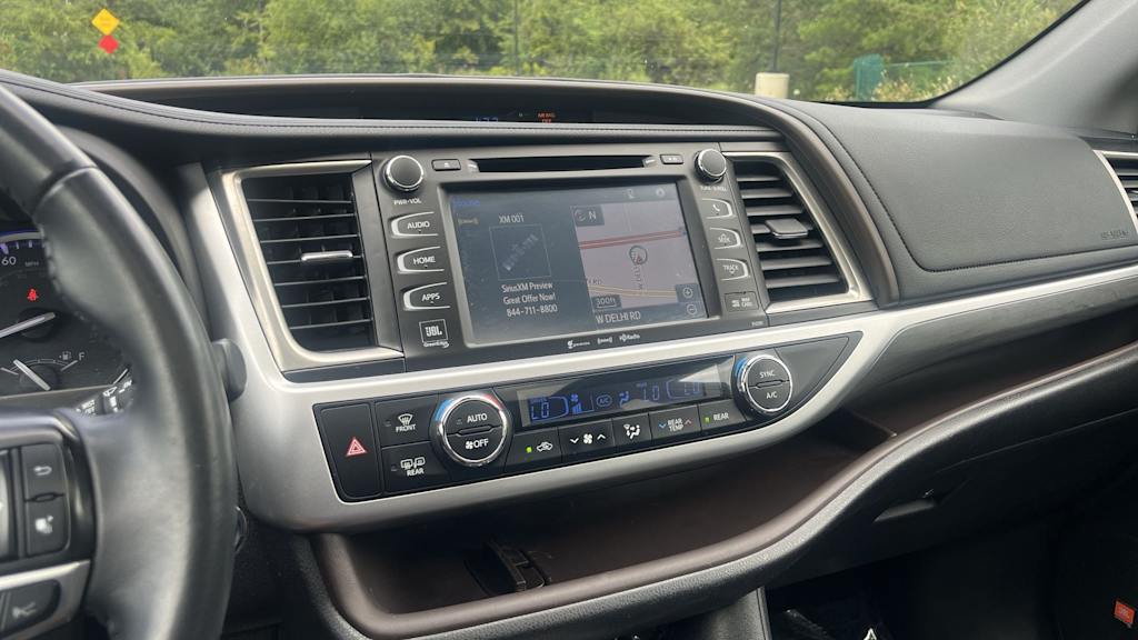 Thumbnail: 2019 Toyota Highlander - 16