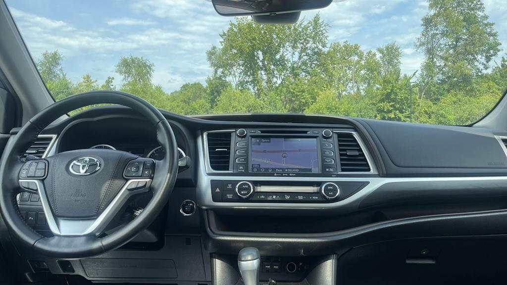 Thumbnail: 2019 Toyota Highlander - 35