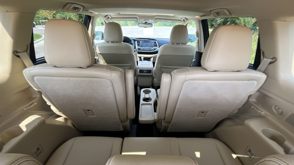 Thumbnail: 2016 Toyota Highlander - 25
