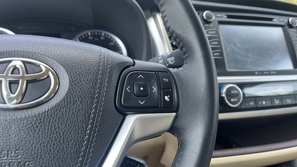 Thumbnail: 2016 Toyota Highlander - 44