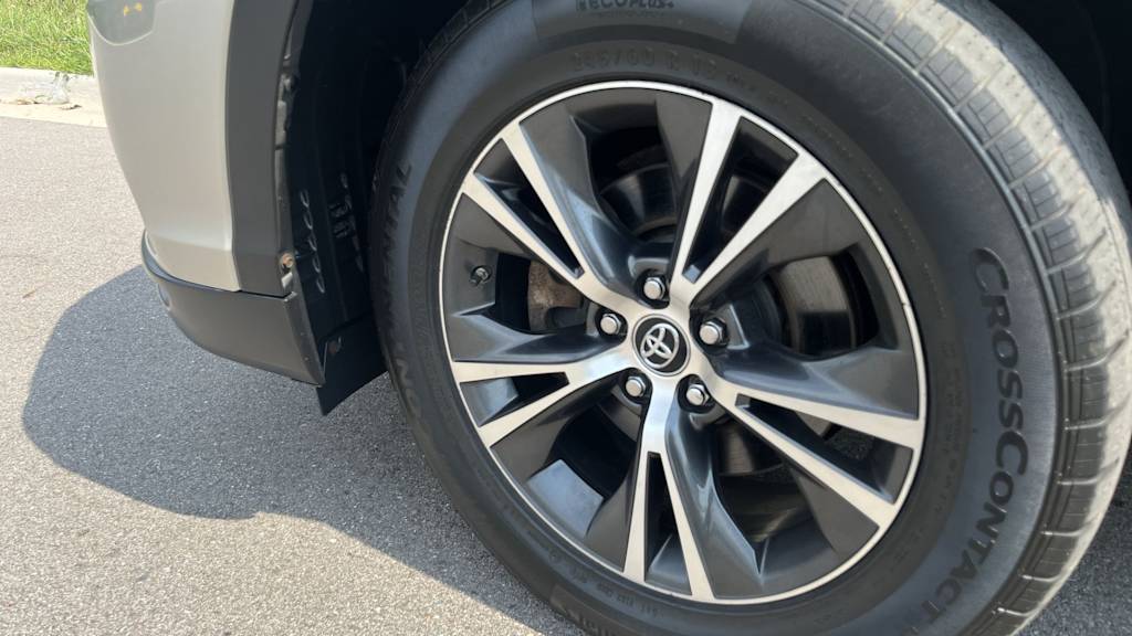 Thumbnail: 2016 Toyota Highlander - 8