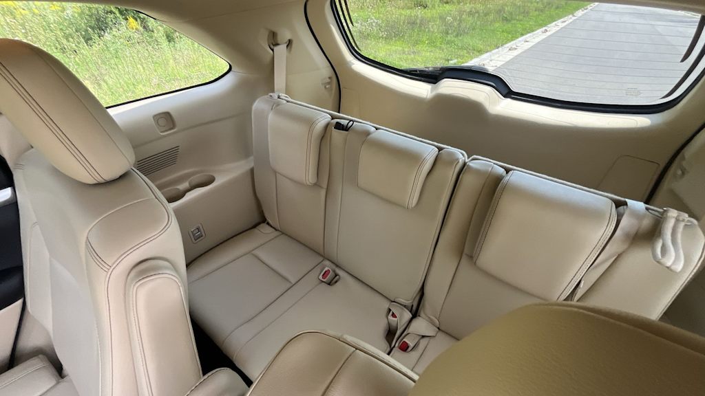 Thumbnail: 2016 Toyota Highlander - 38