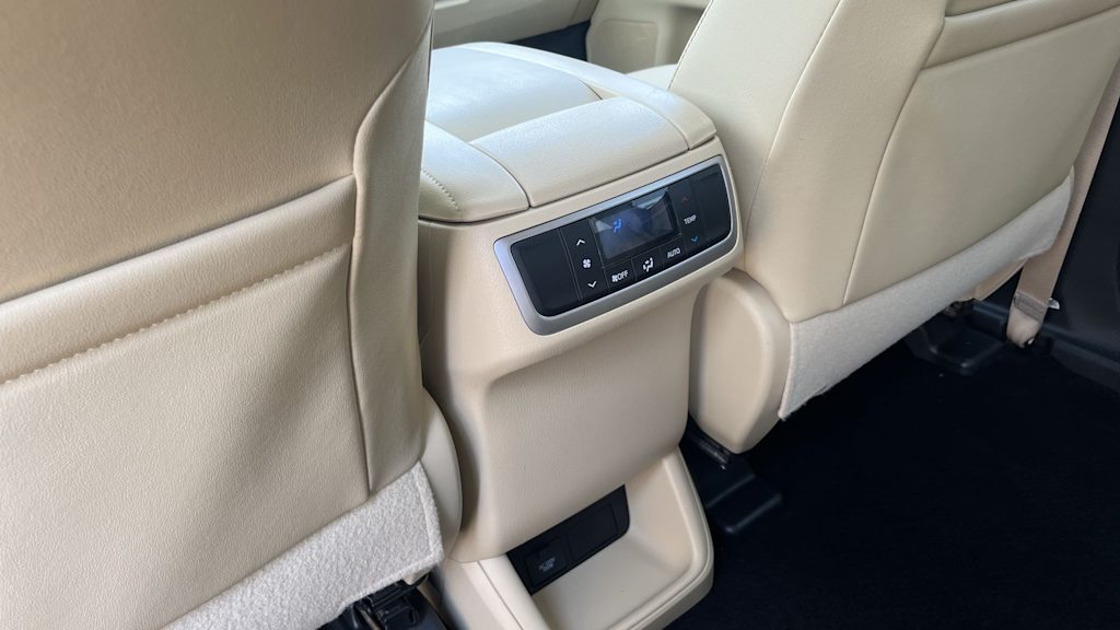 Thumbnail: 2016 Toyota Highlander - 40