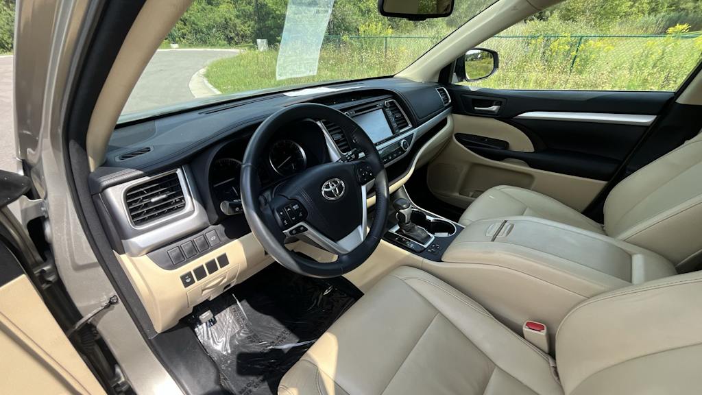 Thumbnail: 2016 Toyota Highlander - 10