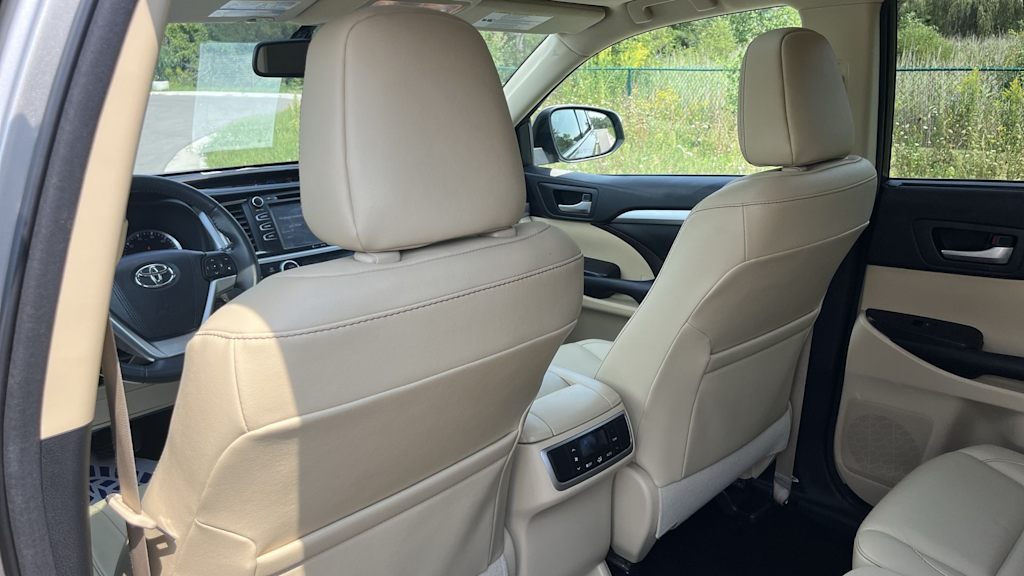 Thumbnail: 2016 Toyota Highlander - 12