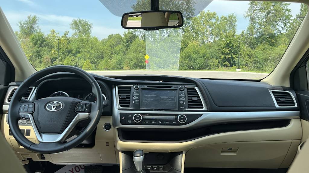 Thumbnail: 2016 Toyota Highlander - 15