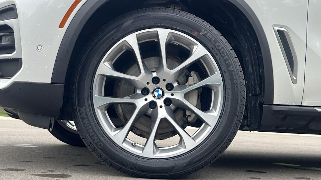 Thumbnail: 2023 BMW X5 - 8