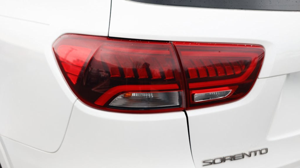 Thumbnail: 2019 Kia Sorento - 25