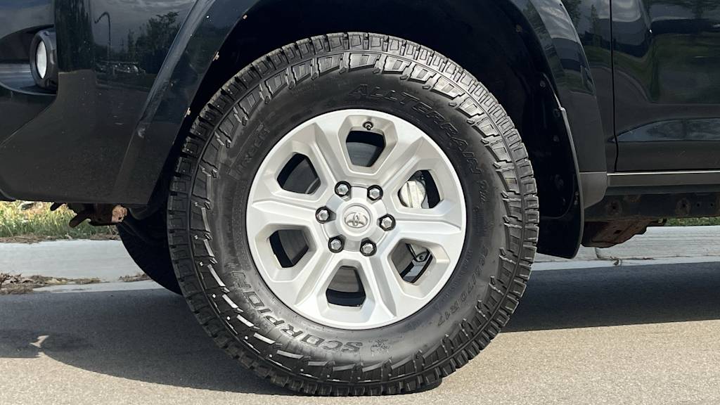 Thumbnail: 2015 Toyota 4Runner - 8