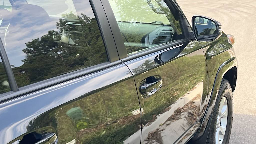 Thumbnail: 2015 Toyota 4Runner - 30