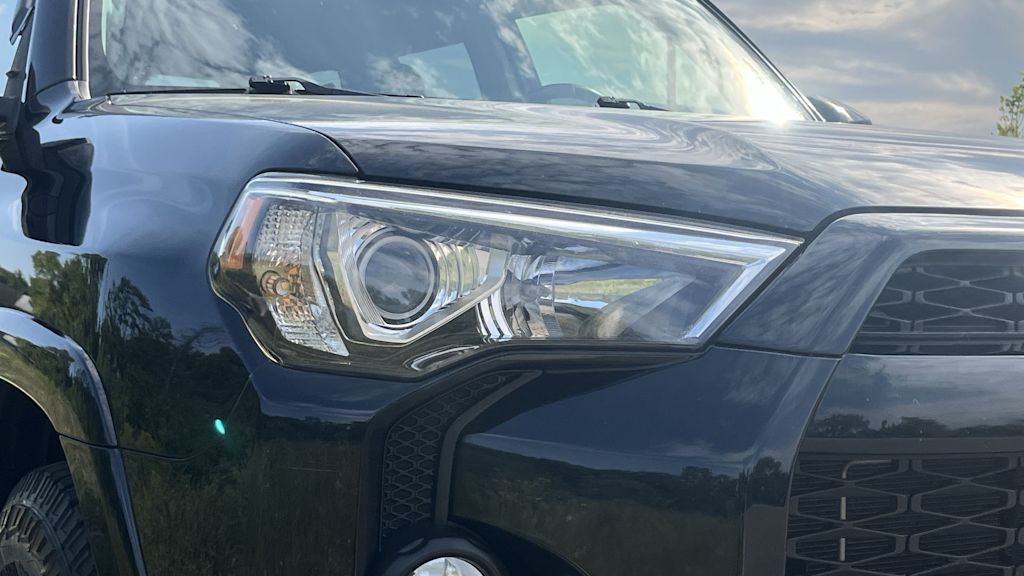 Thumbnail: 2015 Toyota 4Runner - 31