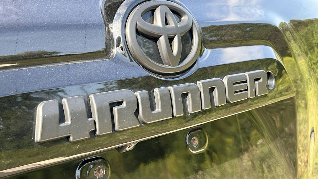 Thumbnail: 2015 Toyota 4Runner - 34