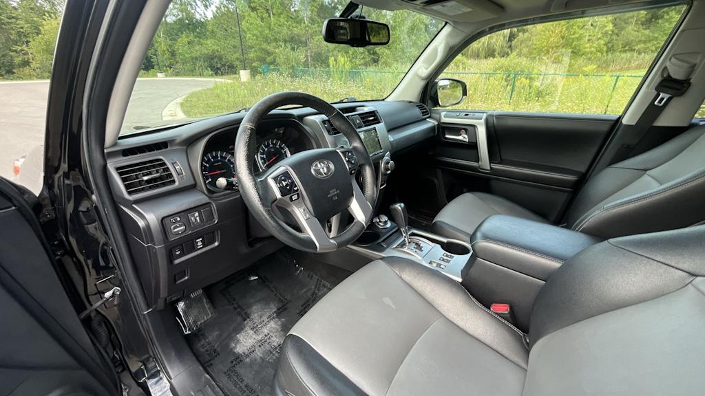 Thumbnail: 2015 Toyota 4Runner - 14