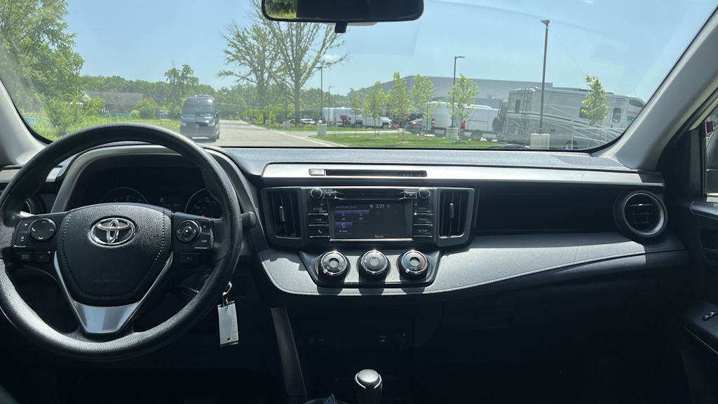 Thumbnail: 2017 Toyota RAV4 - 10