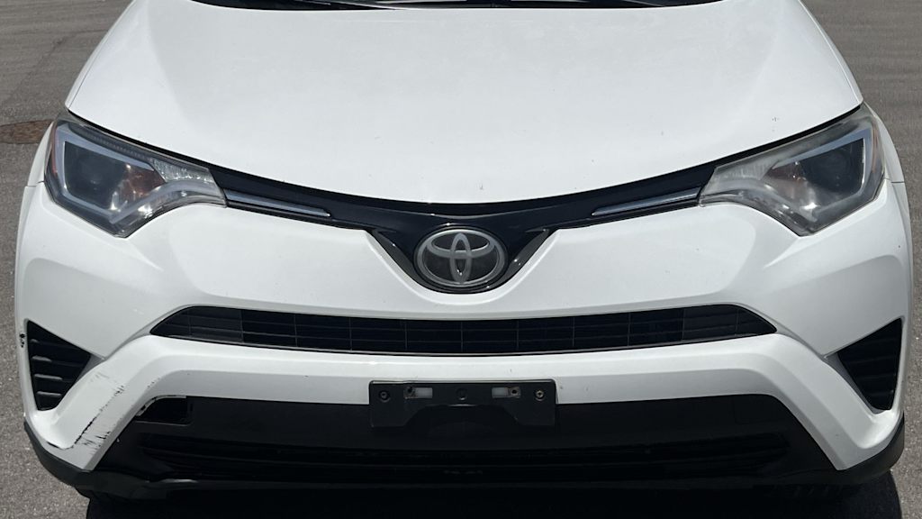 Thumbnail: 2017 Toyota RAV4 - 32