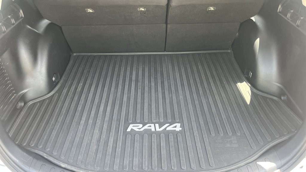 Thumbnail: 2017 Toyota RAV4 - 48