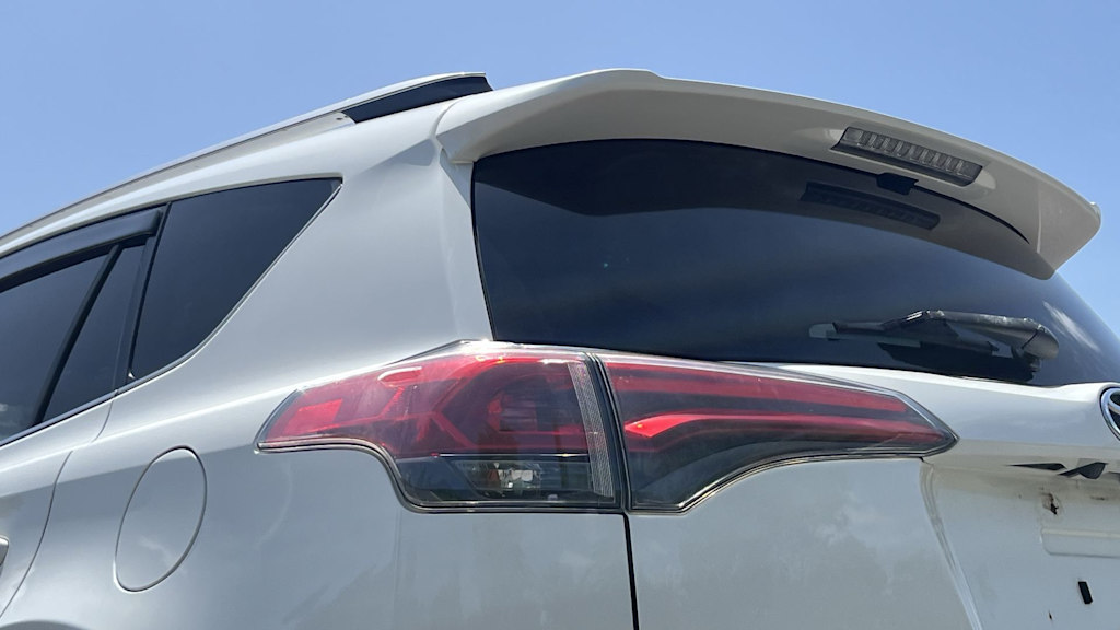 Thumbnail: 2017 Toyota RAV4 - 28