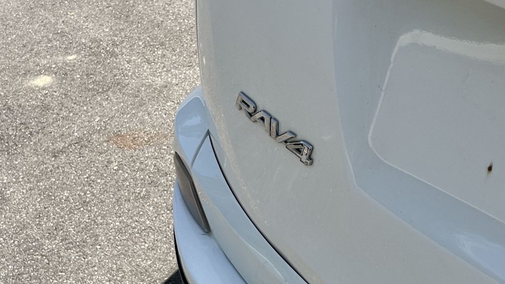 Thumbnail: 2017 Toyota RAV4 - 33