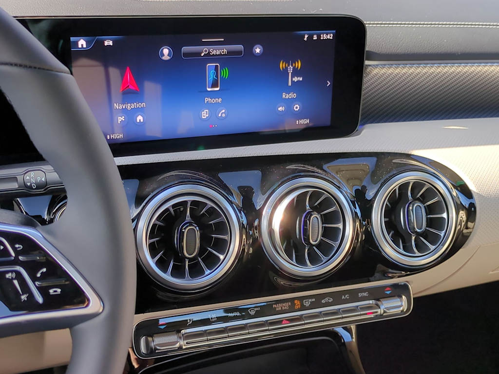 Thumbnail: 2025 Mercedes-Benz CLA - 15