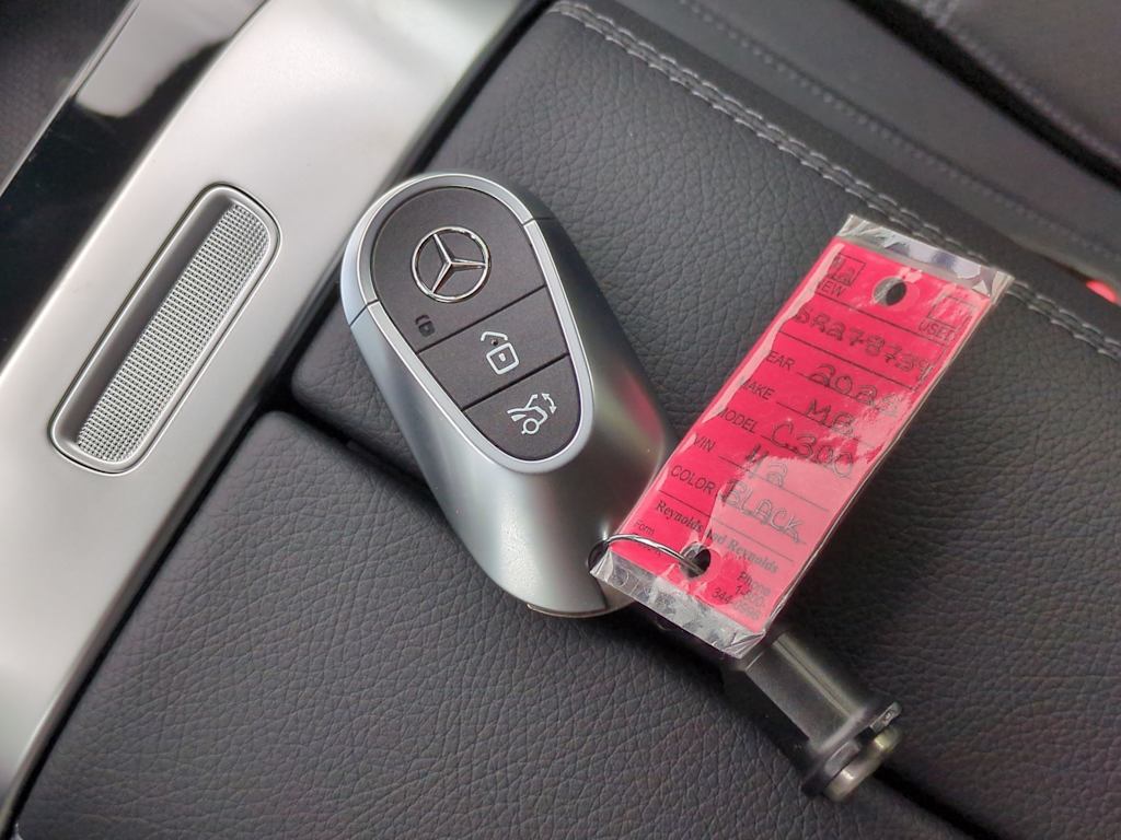 Thumbnail: 2025 Mercedes-Benz C-Class - 18