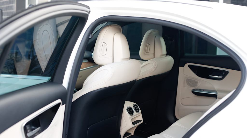 Thumbnail: 2023 Mercedes-Benz C-Class - 35