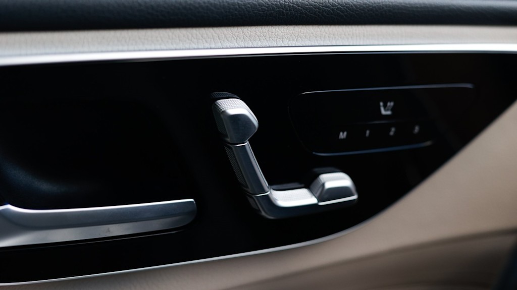 Thumbnail: 2023 Mercedes-Benz C-Class - 27