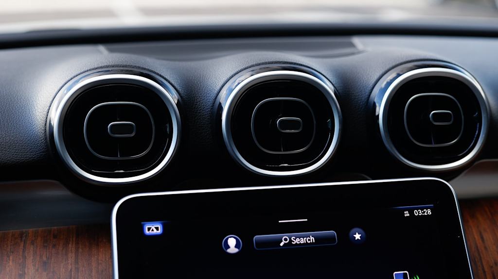 Thumbnail: 2023 Mercedes-Benz C-Class - 24