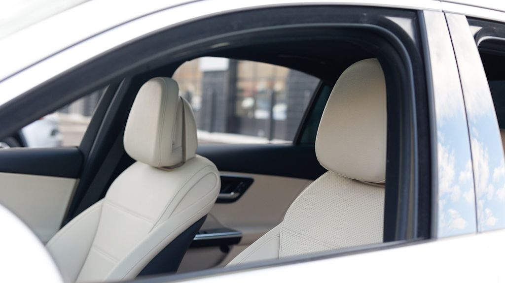 Thumbnail: 2023 Mercedes-Benz C-Class - 11