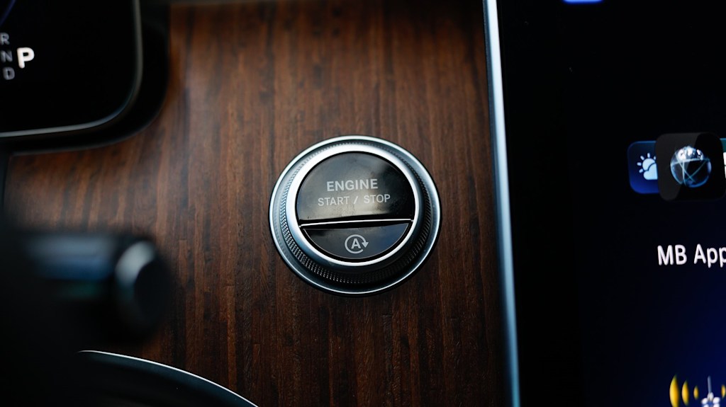 Thumbnail: 2023 Mercedes-Benz C-Class - 23