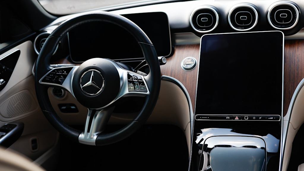 Thumbnail: 2023 Mercedes-Benz C-Class - 2