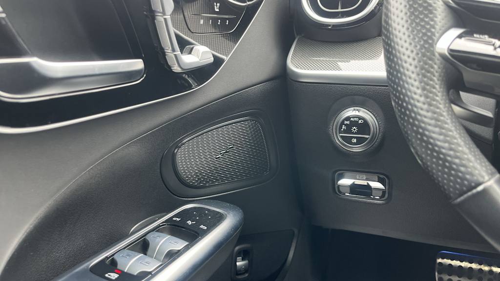 Thumbnail: 2023 Mercedes-Benz C-Class - 33