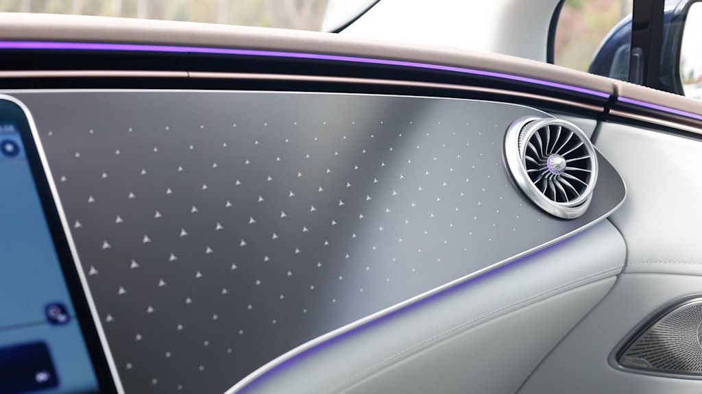 Thumbnail: 2023 Mercedes-Benz EQS - 7