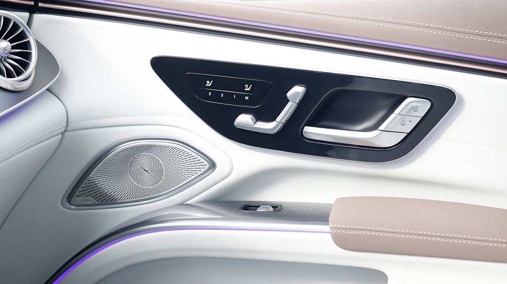 Thumbnail: 2023 Mercedes-Benz EQS - 31