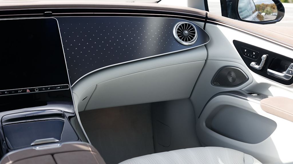 Thumbnail: 2023 Mercedes-Benz EQS - 25