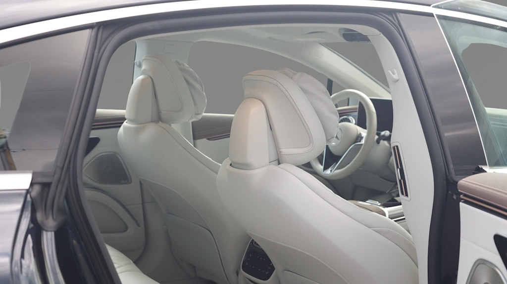 Thumbnail: 2023 Mercedes-Benz EQS - 21