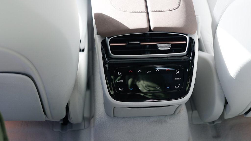 Thumbnail: 2023 Mercedes-Benz EQS - 33