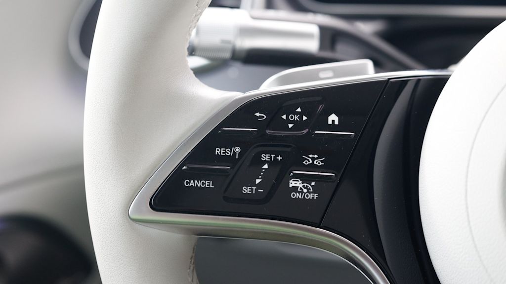 Thumbnail: 2023 Mercedes-Benz EQS - 22