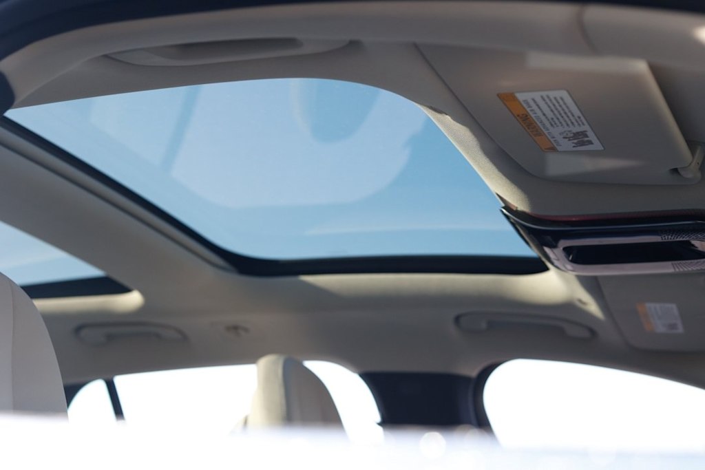 Thumbnail: 2025 Mercedes-Benz E-Class - 24