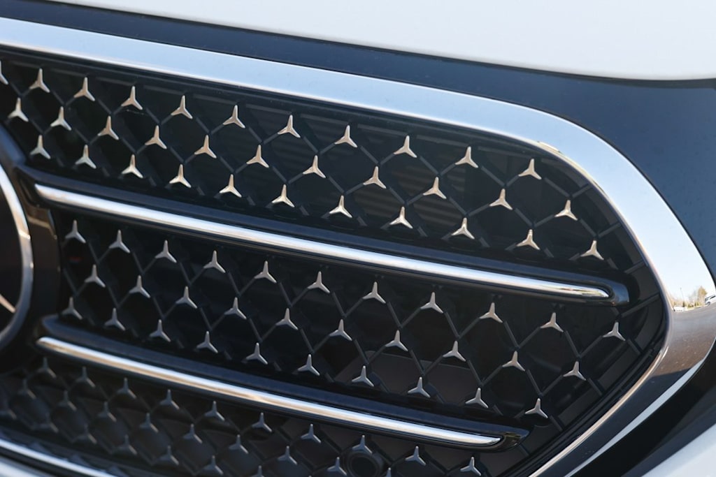 Thumbnail: 2025 Mercedes-Benz E-Class - 31