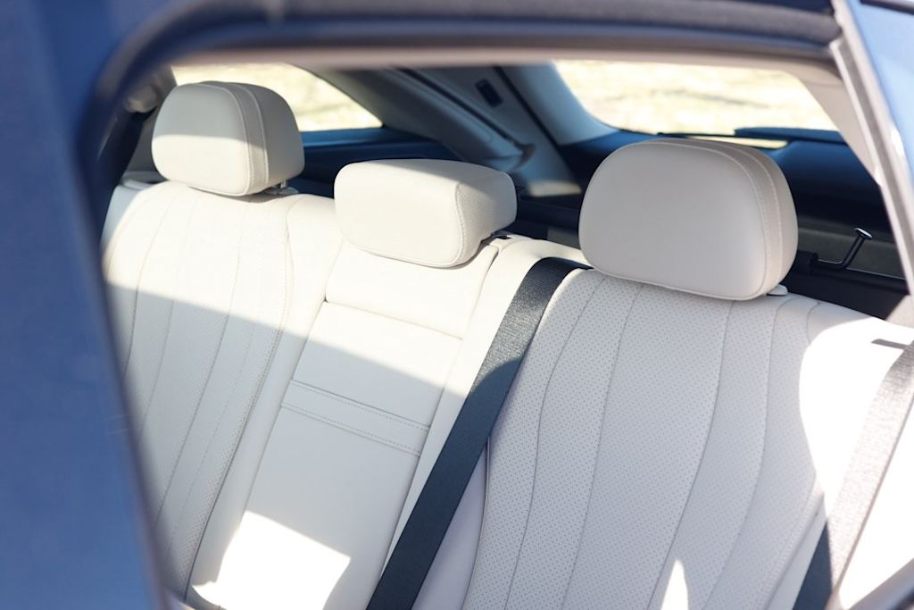 Thumbnail: 2025 Mercedes-Benz E-Class - 21