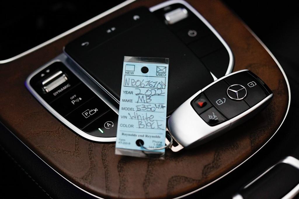 Thumbnail: 2022 Mercedes-Benz E-Class - 16