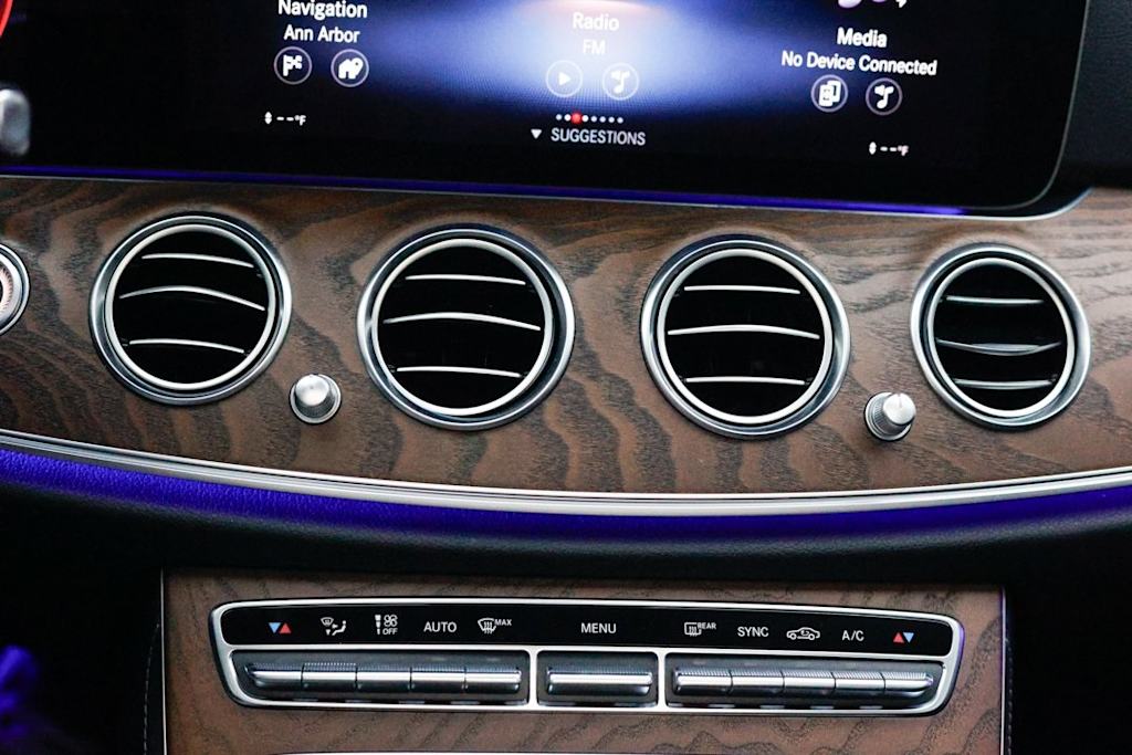 Thumbnail: 2022 Mercedes-Benz E-Class - 25