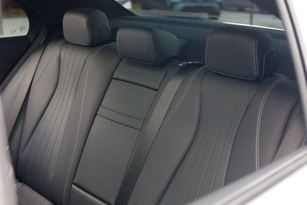 Thumbnail: 2022 Mercedes-Benz E-Class - 23