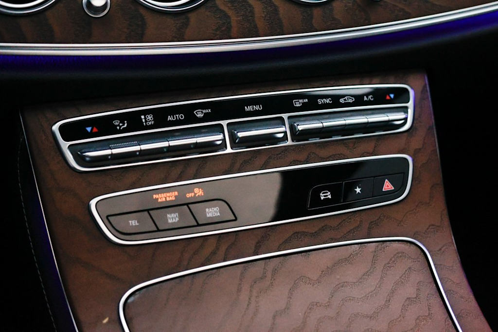 Thumbnail: 2022 Mercedes-Benz E-Class - 24