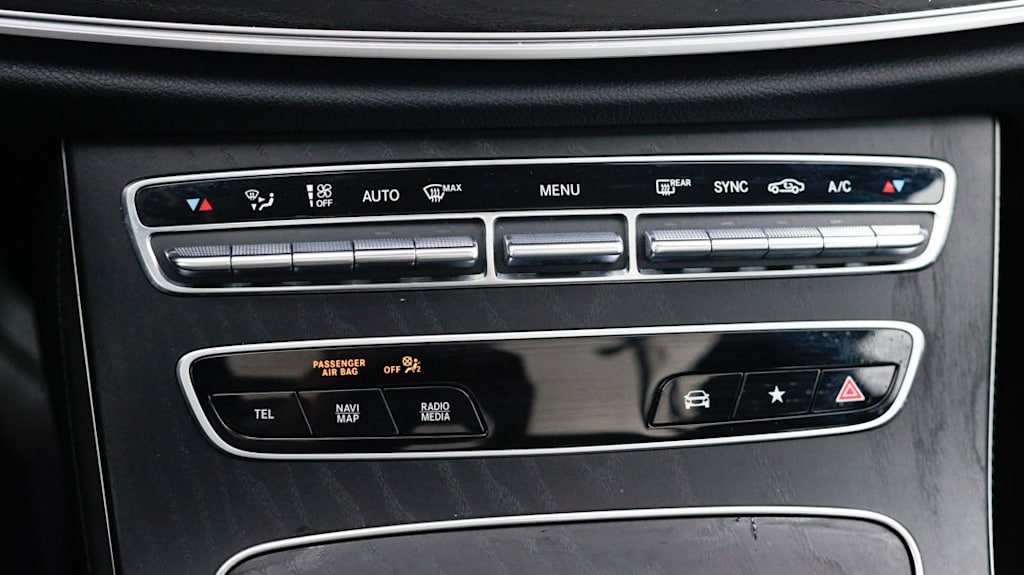 Thumbnail: 2023 Mercedes-Benz E-Class - 31