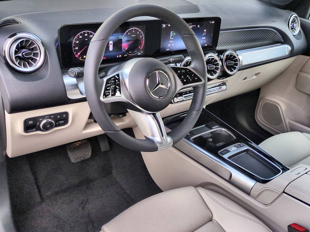 Thumbnail: 2025 Mercedes-Benz GLB - 2